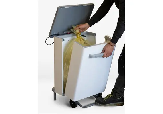Κάδος τροχήλατος INOX με pedal και καπάκι, 70L, 47x37xΥ70cm, Stil-Casa Italy 750A/70